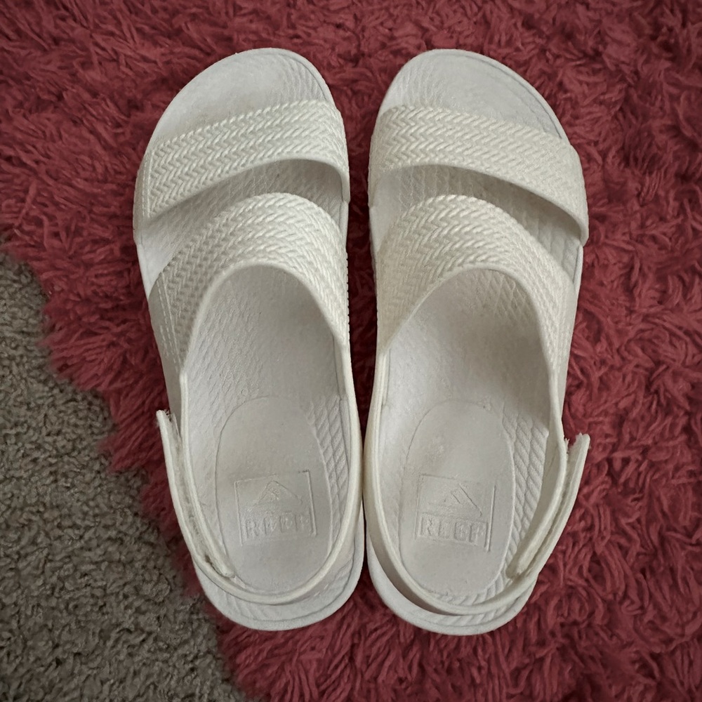 Reef Sandals, size 9